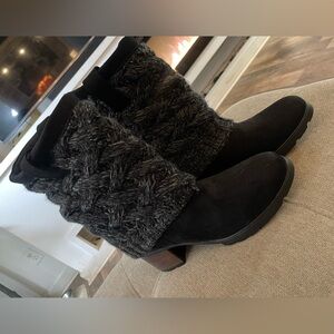 Cozy winter/fall Black and Gray Women's Boots